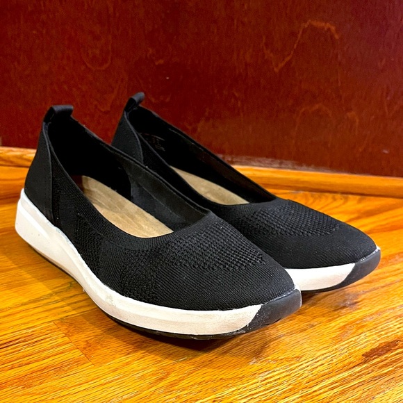 Shoes - Athletic Flats